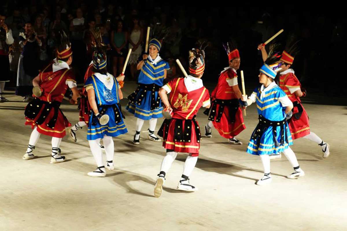 Korčula Sword dance festival-Bastonets D'Algamesi