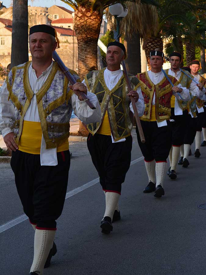 Festival de danse de l'épée-Kumpanija de Pupnat-Korčula